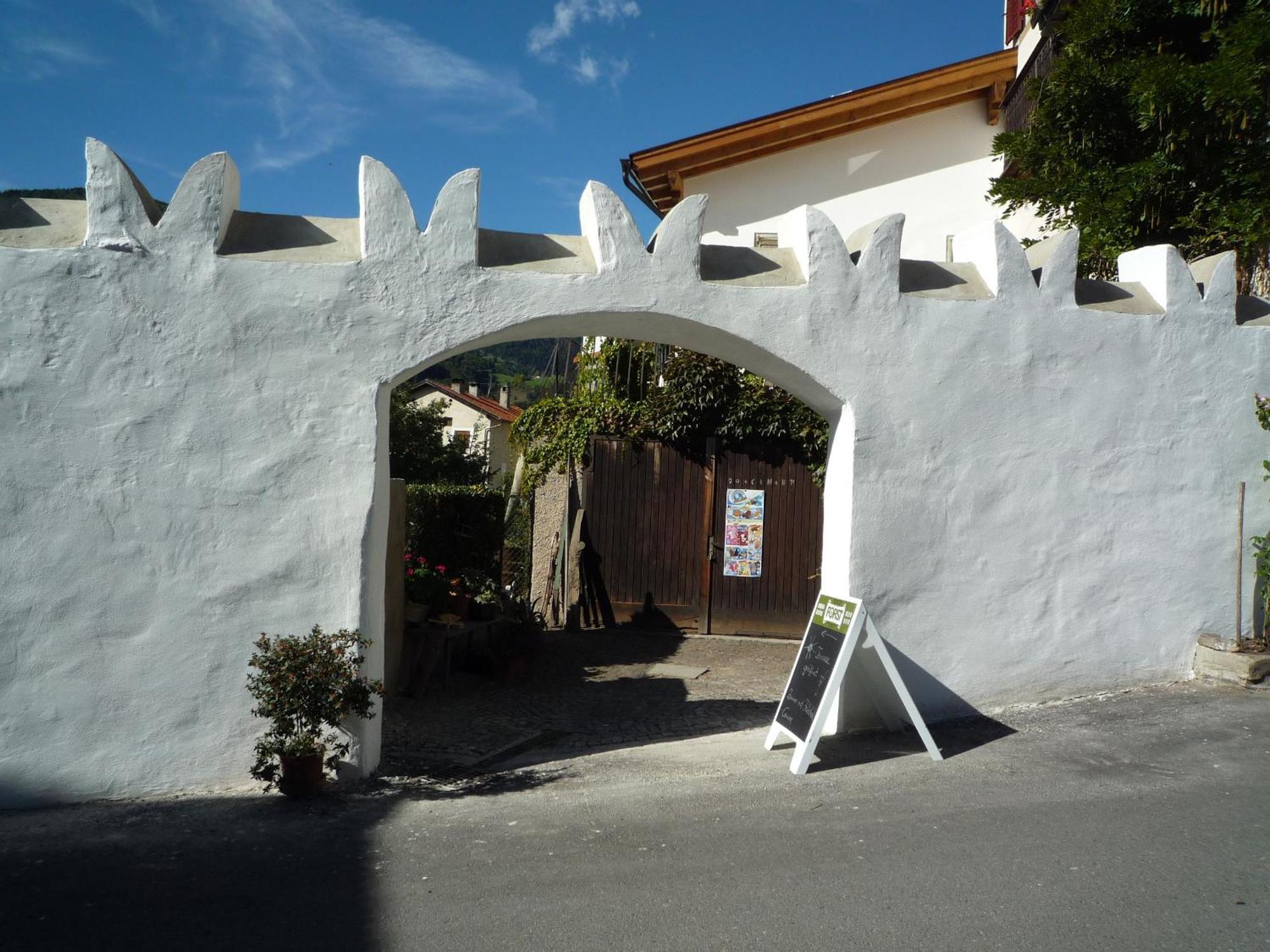 Garni Sonne Hotel Malles Venosta Exterior photo